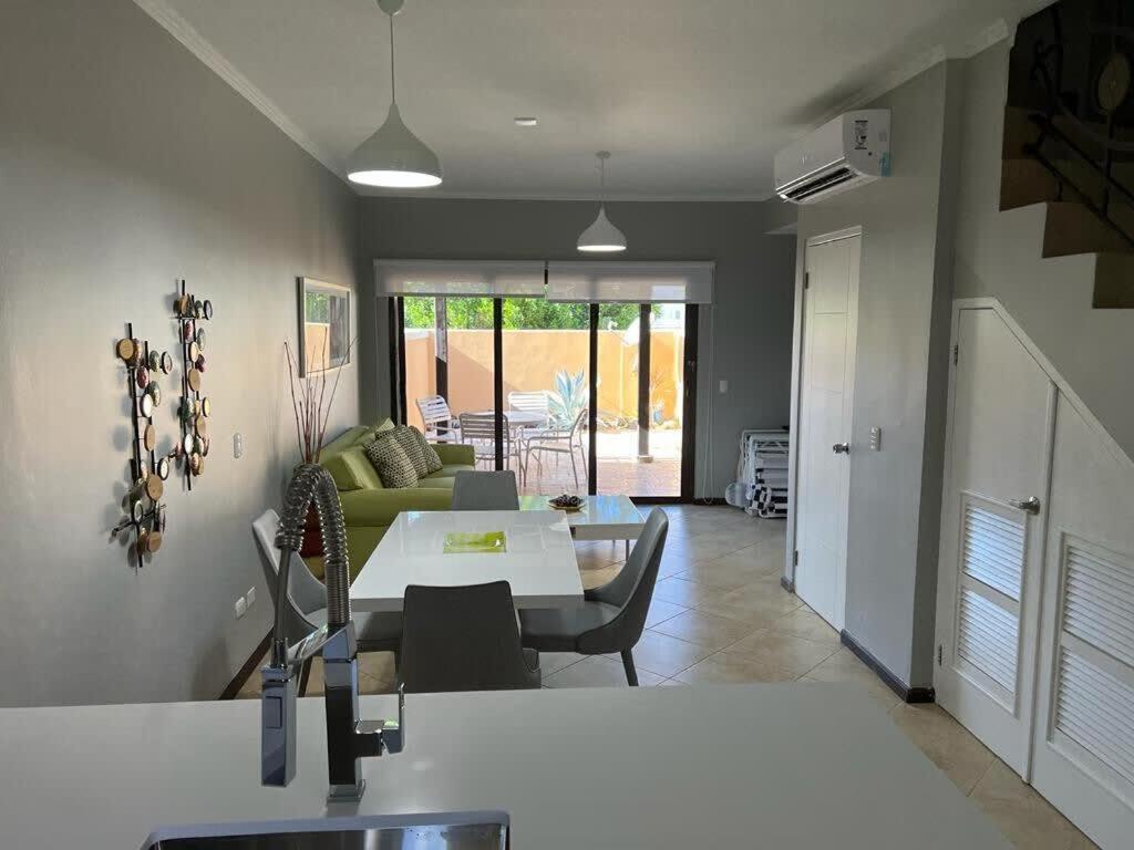 Special House In Gold Coast With Private Jacuzzi Villa Palm Beach Bagian luar foto